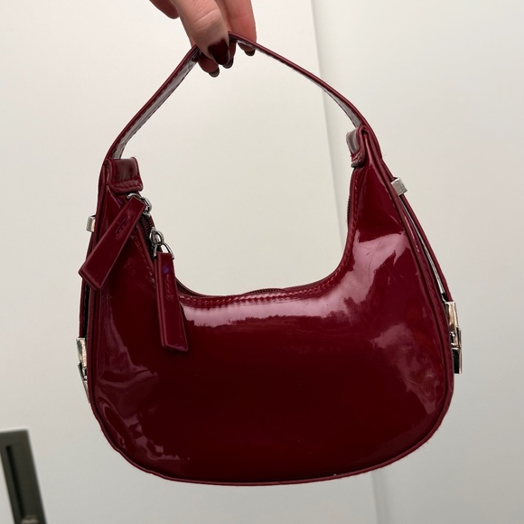 Glossy Red Shoulder Bag - Picture 4 of 4